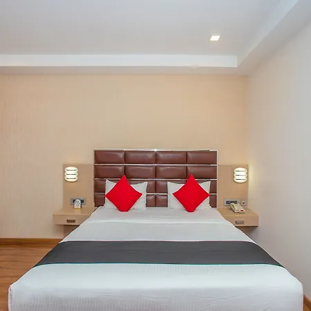 Capital O 15186 Sahar Pavillion Hotel
